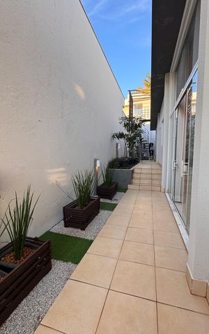 Casa de condomínio à venda com 207m², 3 quartos e 4 vagas Casa de condomínio à venda com 207m², 3 quartos e 4 vagasCorredor