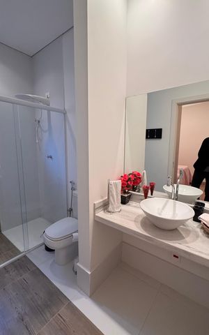 Casa de condomínio à venda com 207m², 3 quartos e 4 vagas Casa de condomínio à venda com 207m², 3 quartos e 4 vagasBanheiro da Suíte 2