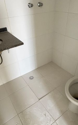 Apartamento à venda com 54m², 2 quartos e 1 vaga Apartamento à venda com 54m², 2 quartos e 1 vagaBanheiro da Suíte