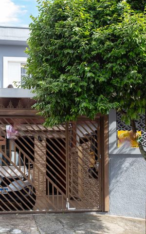 Casa à venda com 135m², 2 quartos e 2 vagasFachada
