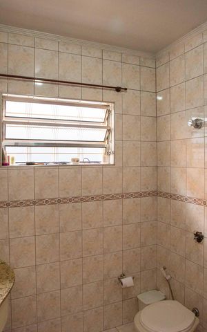 Casa à venda com 135m², 2 quartos e 2 vagasBanheiro Social