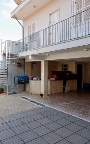 Casa à venda com 251m², 2 quartos e 2 vagasQuintal
