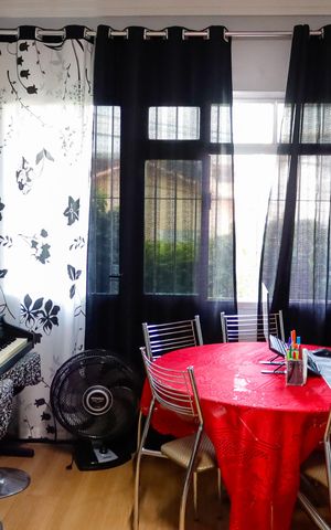 Casa à venda com 251m², 2 quartos e 2 vagasSala