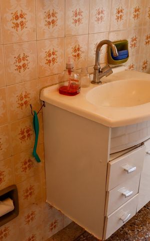 Casa à venda com 251m², 2 quartos e 2 vagasBanheiro