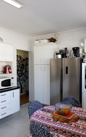 Casa à venda com 251m², 2 quartos e 2 vagasCozinha