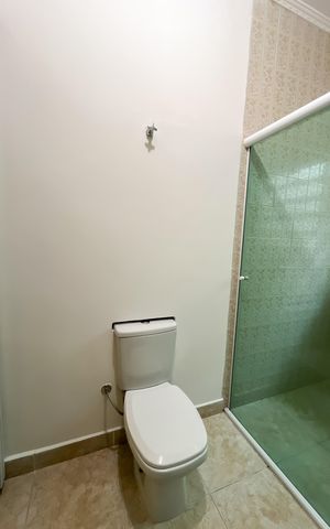 Casa para alugar com 75m², 2 quartos e 1 vaga Casa para alugar com 75m², 2 quartos e 1 vagaBanheiro