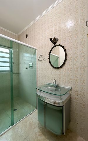 Casa para alugar com 75m², 2 quartos e 1 vaga Casa para alugar com 75m², 2 quartos e 1 vagaBanheiro