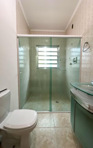 Casa para alugar com 75m², 2 quartos e 1 vaga Casa para alugar com 75m², 2 quartos e 1 vagaBanheiro