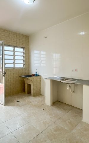 Casa para alugar com 75m², 2 quartos e 1 vaga Casa para alugar com 75m², 2 quartos e 1 vagaCozinha e Área de Serviço