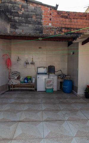 Casa à venda com 166m², 3 quartos e 2 vagas Casa à venda com 166m², 3 quartos e 2 vagasArea comum