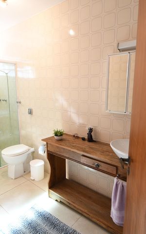 Casa à venda com 340m², 4 quartos e 2 vagasBanheiro 2