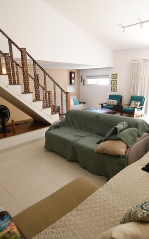 Casa à venda com 340m², 4 quartos e 2 vagasSala