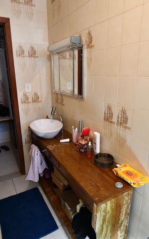 Casa à venda com 340m², 4 quartos e 2 vagasBanheiro 3