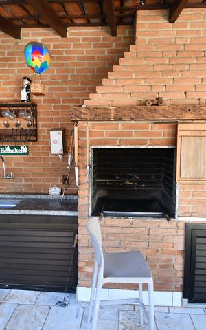 Casa à venda com 340m², 4 quartos e 2 vagasChurrasqueira