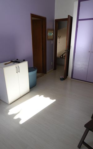Casa à venda com 340m², 4 quartos e 2 vagasQuarto Suíte 2