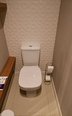 Casa à venda com 340m², 4 quartos e 2 vagasLavabo