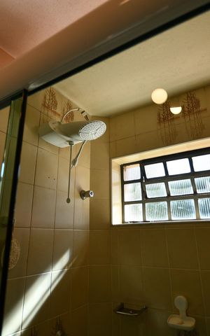 Casa à venda com 340m², 4 quartos e 2 vagasBanheiro 3