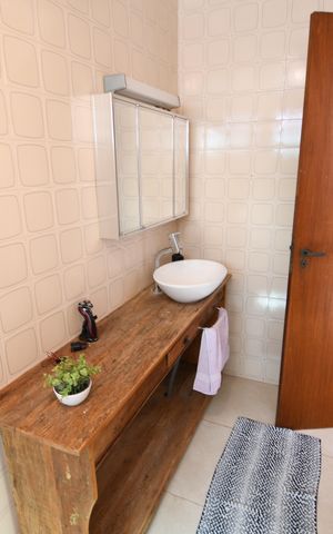 Casa à venda com 340m², 4 quartos e 2 vagasBanheiro 2