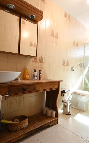 Casa à venda com 340m², 4 quartos e 2 vagasBanheiro 1
