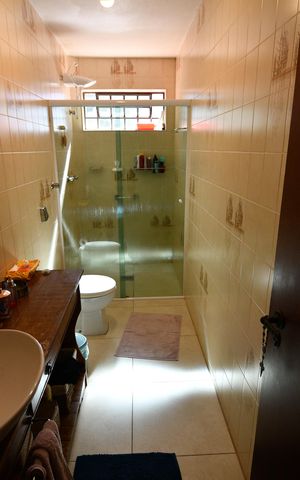 Casa à venda com 340m², 4 quartos e 2 vagasBanheiro 3
