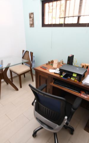 Casa à venda com 340m², 4 quartos e 2 vagasSala - Escritório