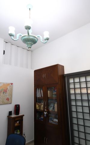 Casa à venda com 340m², 4 quartos e 2 vagasSala - Escritório