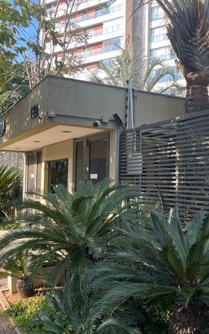 Apartamento à venda com 255m², 4 quartos e 4 vagas Apartamento à venda com 255m², 4 quartos e 4 vagasFachada