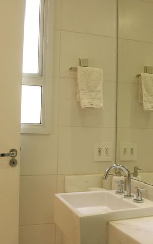 Apartamento à venda com 255m², 4 quartos e 4 vagasBanheiro da Suíte 2