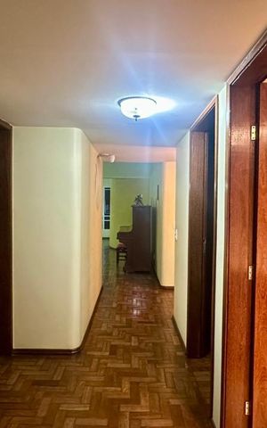 Apartamento à venda com 190m², 4 quartos e 2 vagas Apartamento à venda com 190m², 4 quartos e 2 vagasCorredor