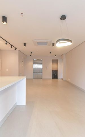 Apartamento à venda com 105m², 2 quartos e 2 vagasSala