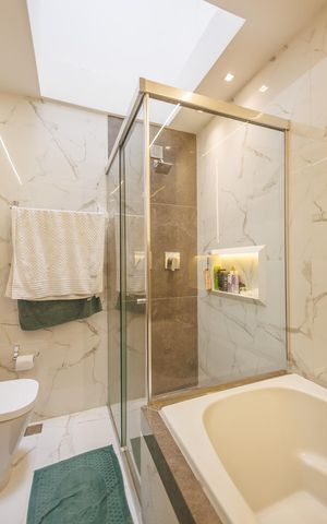 Casa para alugar com 256m², 4 quartos e 3 vagas Casa para alugar com 256m², 4 quartos e 3 vagasBanheiro da Suíte