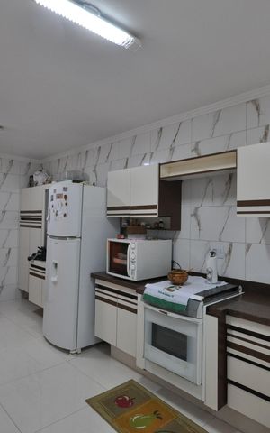 Casa à venda com 125m², 3 quartos e 2 vagasCozinha