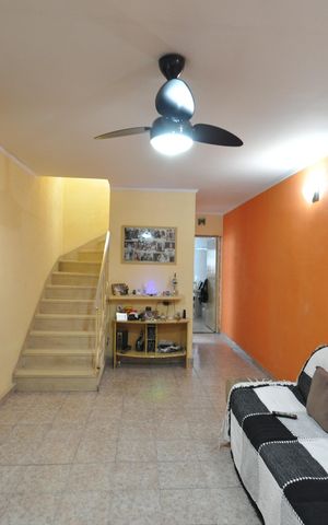 Casa à venda com 125m², 3 quartos e 2 vagasSala