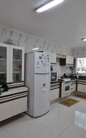 Casa à venda com 125m², 3 quartos e 2 vagasCozinha