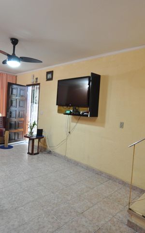 Casa à venda com 125m², 3 quartos e 2 vagasSala