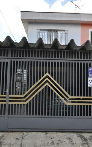 Casa à venda com 125m², 3 quartos e 2 vagasFachada