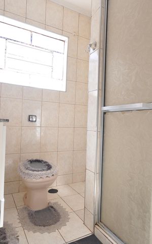 Casa à venda com 125m², 3 quartos e 2 vagasBanheiro social
