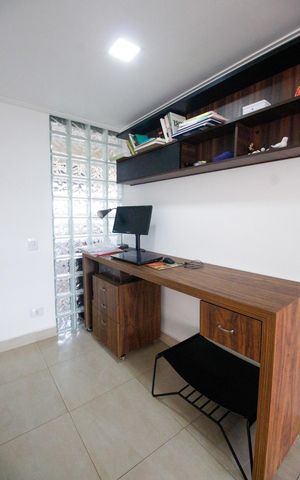 Apartamento à venda com 90m², 2 quartos e 2 vagasEscritório