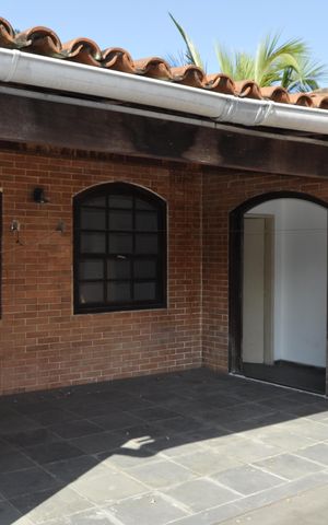 Casa à venda com 327m², 4 quartos e 1 vagaQuintal