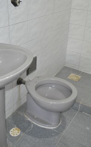 Casa à venda com 327m², 4 quartos e 1 vagaBanheiro da Suíte 1