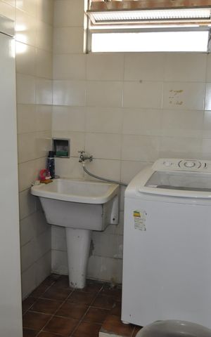 Casa à venda com 327m², 4 quartos e 1 vagaÁrea de Serviço