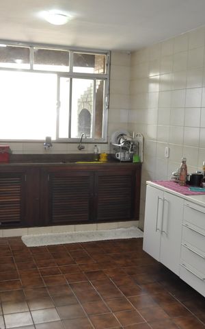 Casa à venda com 327m², 4 quartos e 1 vagaCozinha