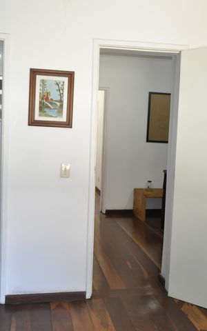 Casa à venda com 327m², 4 quartos e 1 vagaSuíte 1