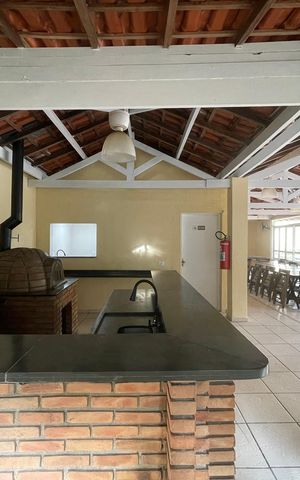 Casa de condomínio à venda com 220m², 4 quartos e 2 vagas Casa de condomínio à venda com 220m², 4 quartos e 2 vagasÁrea comum - Salão de festas