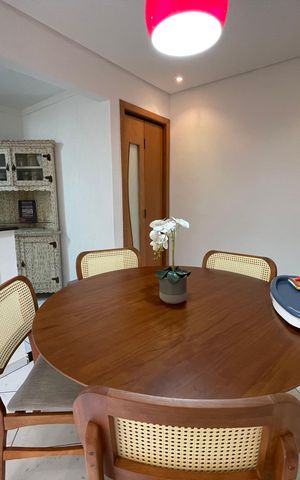 Casa de condomínio à venda com 220m², 4 quartos e 2 vagas Casa de condomínio à venda com 220m², 4 quartos e 2 vagasSala de Jantar