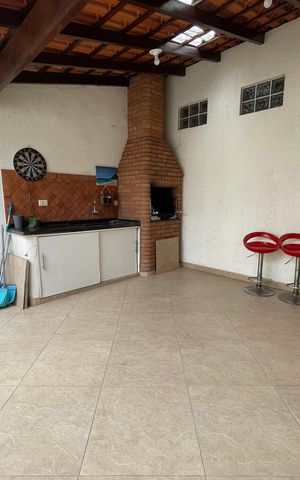Casa de condomínio à venda com 220m², 4 quartos e 2 vagas Casa de condomínio à venda com 220m², 4 quartos e 2 vagasChurrasqueira
