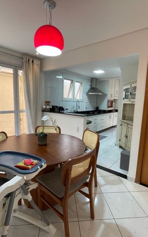 Casa de condomínio à venda com 220m², 4 quartos e 2 vagas Casa de condomínio à venda com 220m², 4 quartos e 2 vagasSala de Jantar
