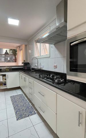 Casa de condomínio à venda com 220m², 4 quartos e 2 vagas Casa de condomínio à venda com 220m², 4 quartos e 2 vagasCozinha