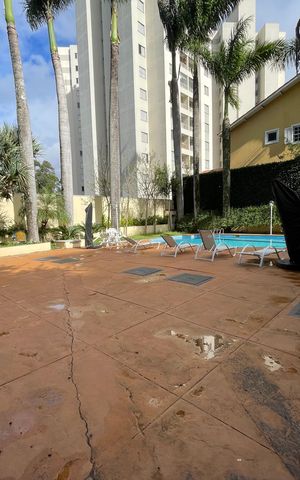 Casa de condomínio à venda com 220m², 4 quartos e 2 vagas Casa de condomínio à venda com 220m², 4 quartos e 2 vagasÁrea comum - Piscina