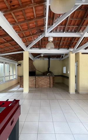 Casa de condomínio à venda com 220m², 4 quartos e 2 vagas Casa de condomínio à venda com 220m², 4 quartos e 2 vagasÁrea comum - Salão de festas